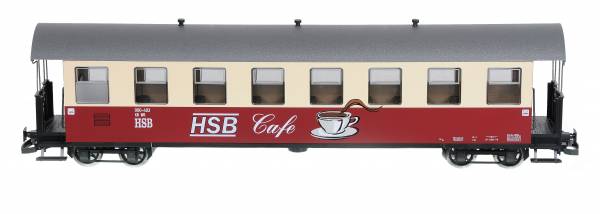 Osobní vůz vlaku Line45 HSB Cafe 900-493, červeno-béžová, 8 oken, dráha G