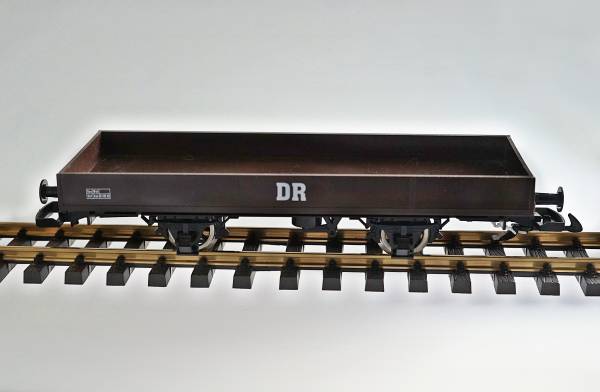 Niederbordwagen, braun, 2 Achsen, Metallräder, Spur G