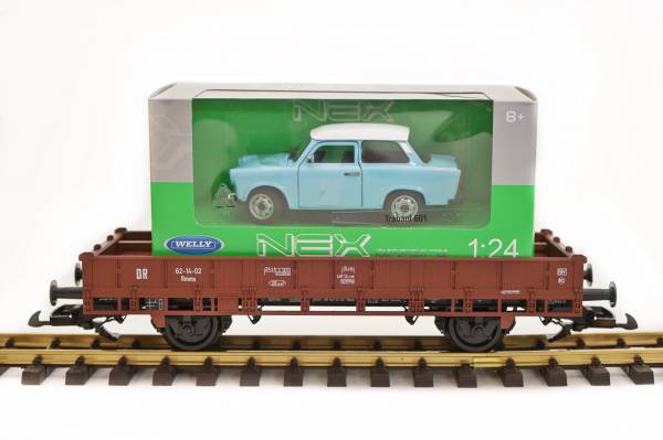 Piko Niederbordwagen braun Spur II (64mm) mit Trabant (Trabi), Spur G