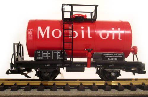 Train Kesselwagen in rot mit Mobil Oil Logo, Metallräder, Spur G Gartenbahn