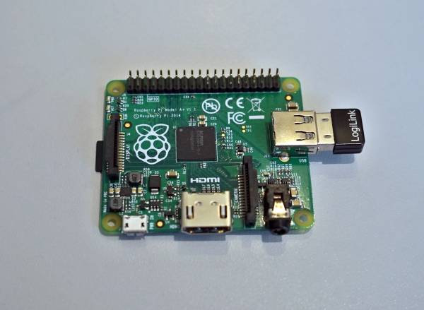 Raspberri Pi A+ mit WLAN und Speicherkarte SunDisk 8 GB oder größer, gebraucht