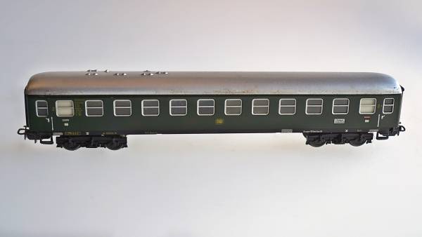 Märklin Personenwagen 4022 B4ümg, grün, 2. Klasse Spur H0,1:87, gebraucht