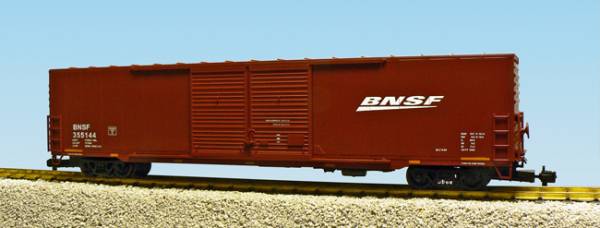 USA-Trains BNSF (Speed Lettering) Double Door - Oxide Red ,Spur G