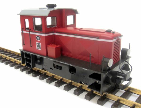 Train Line45 Deutz Diesel locomotive V3, red, analogous to G scale garden railway